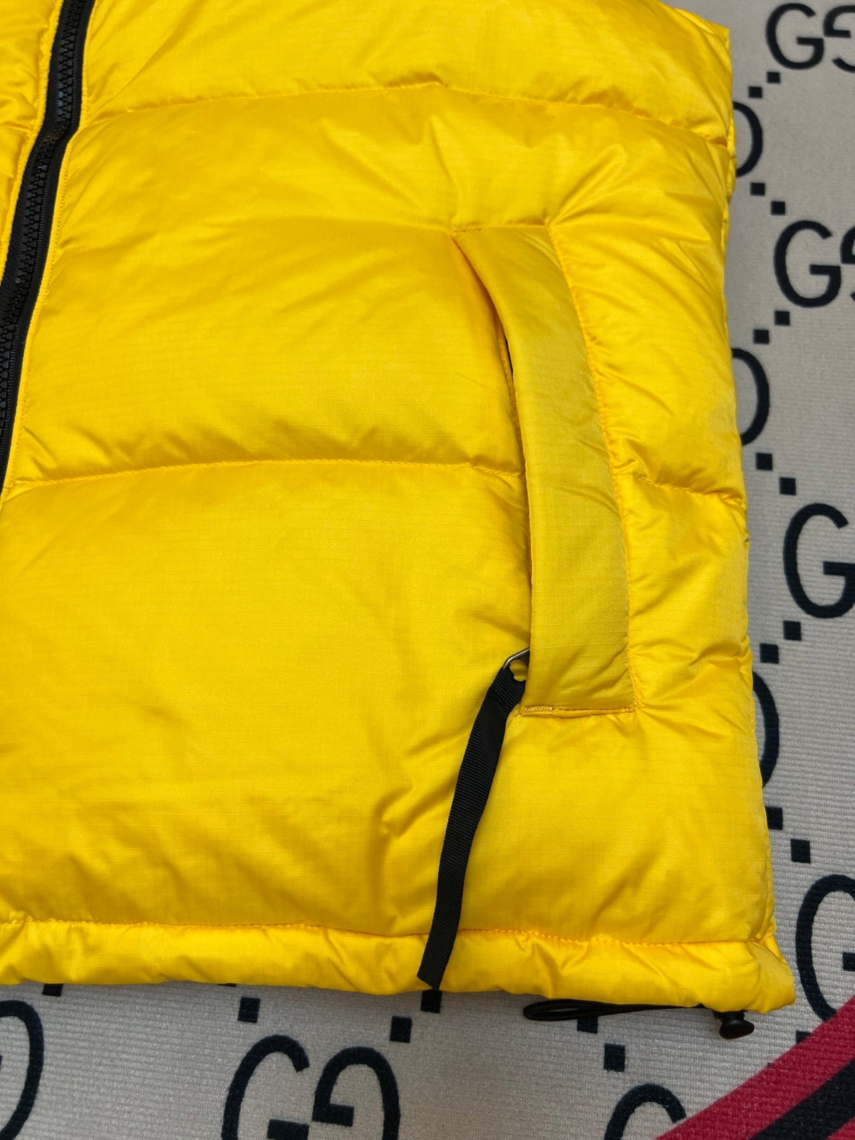 The North Face – Yellow/Black – 1996 Retro Nuptse Down Vest