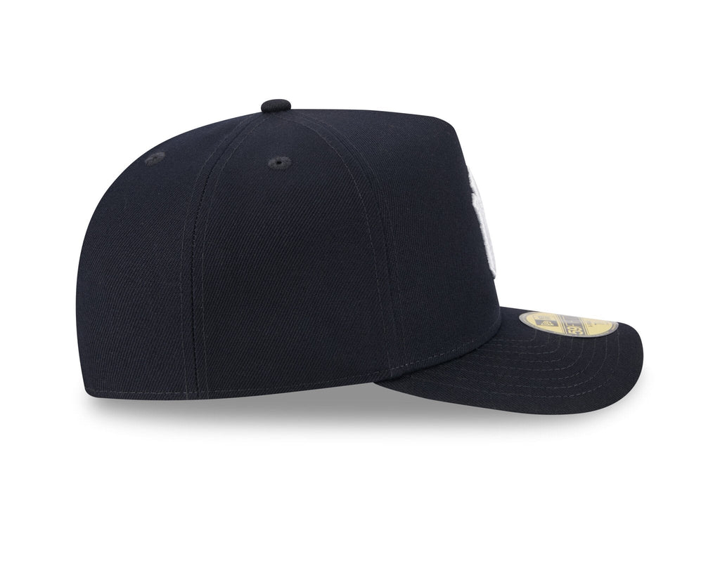 New Era New York Yankees Script Safety Pin Fitted