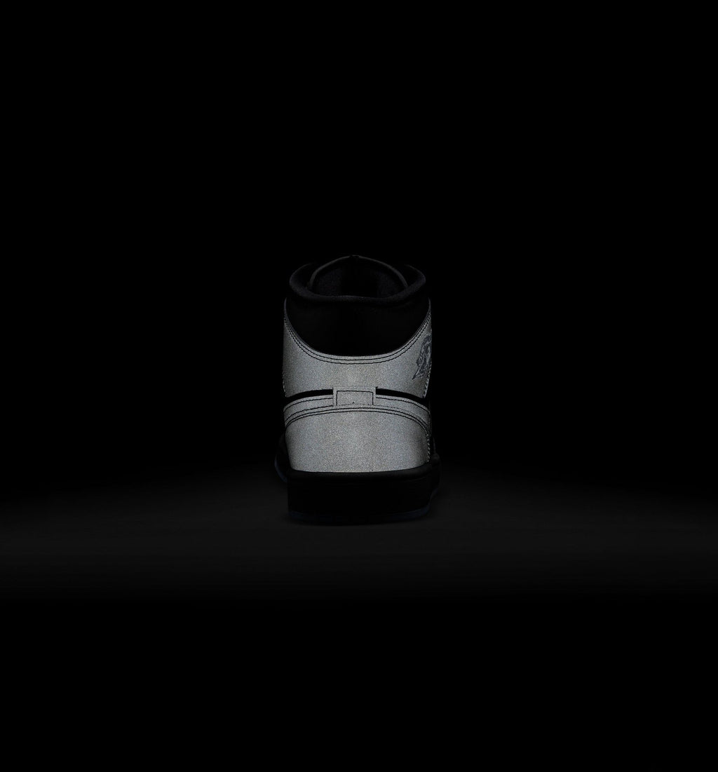 Air Jordan 1 Mid SE – Men's Lifestyle Shoe in Black/Grey