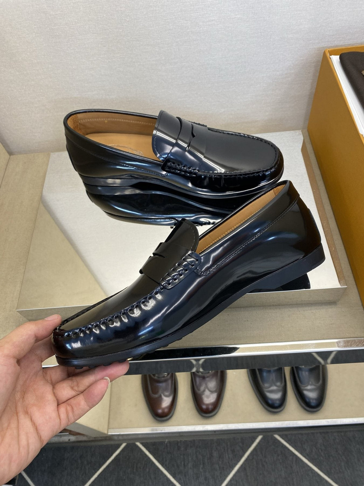 TOD'S Men's Glossy Dark Navy Penny Loafers