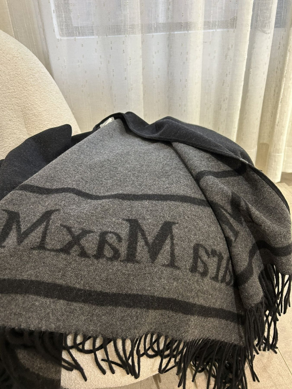 Max Mara Reversible Fringed Cashmere Wrap