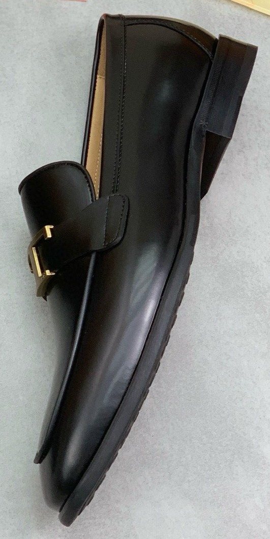 TOD'S Men's Black Gold-Tone Hardware Loafers