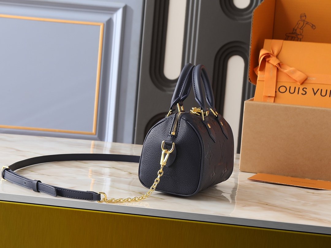 Louis Vuitton Speedy Bandoulière 20 Handbag